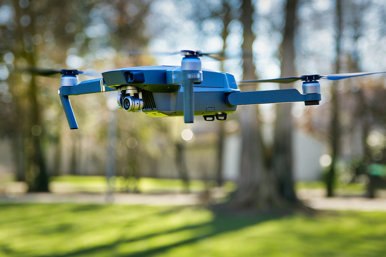 drone-3181111_1280